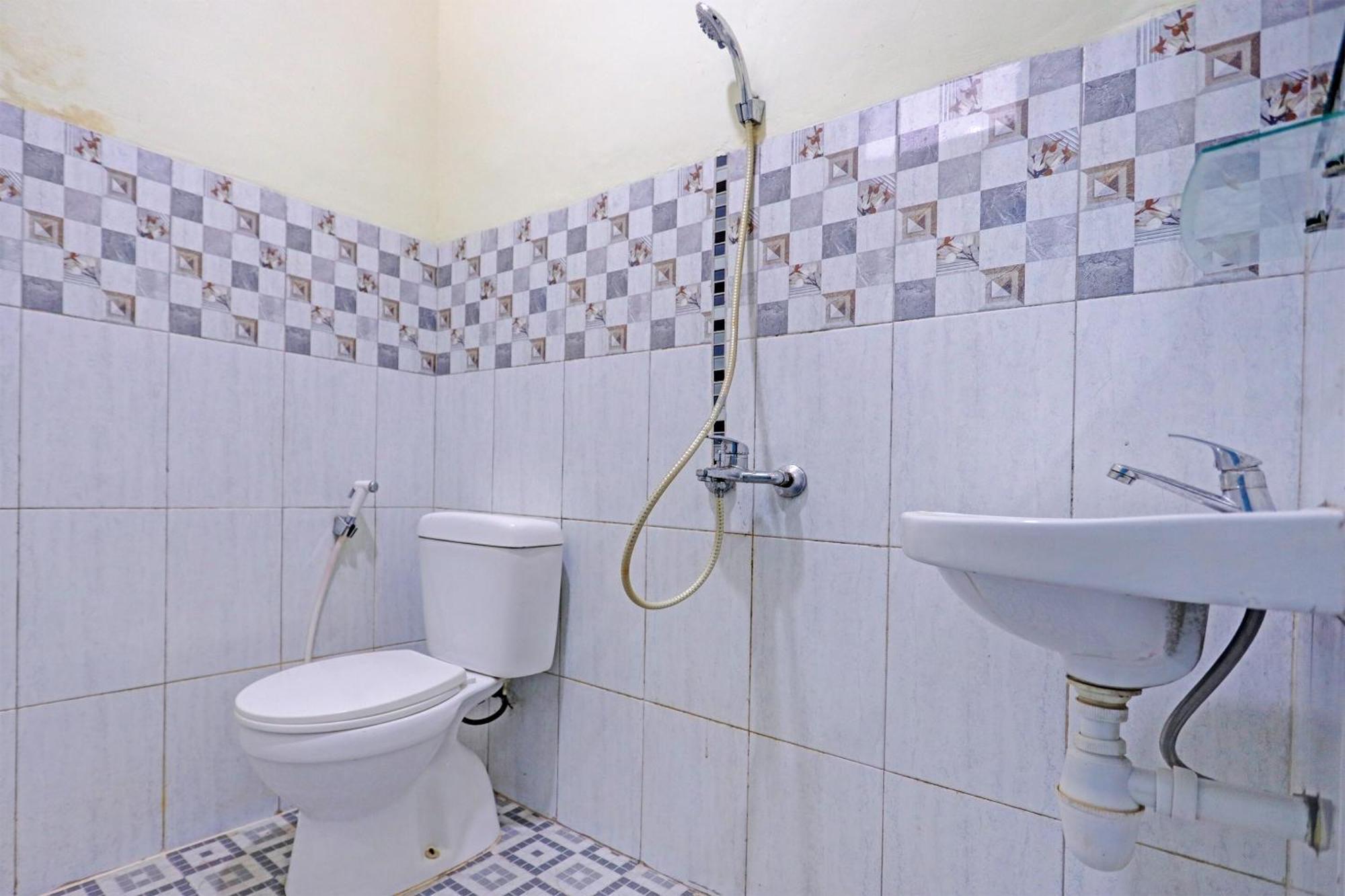 Oyo 92322 Hasan House Syariahnearpelabuhan Feri Harbor Bay Nagoya Ngoại thất bức ảnh